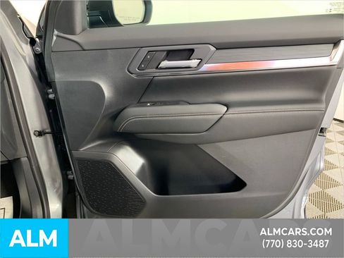 Used 2026 GMC Terrain Elevation w/ Black Edition image 32