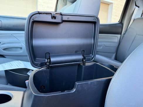 Used 2015 Toyota Tacoma PreRunner image 15