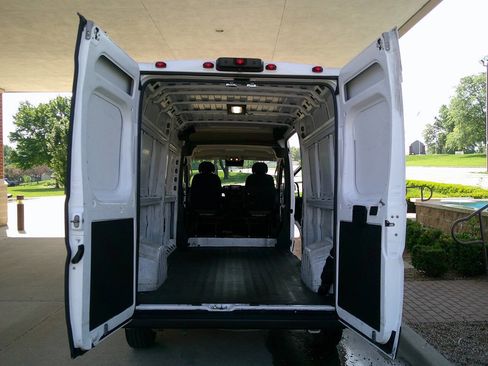 Used 2023 RAM ProMaster 2500 FWD image 7