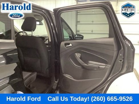 Used 2019 Ford Escape SE w/ Ford Safe & Smart Package AWD/4WD image 9