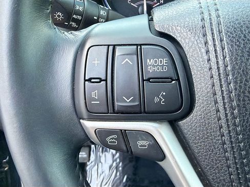 Used 2016 Toyota Highlander XLE AWD/4WD image 36