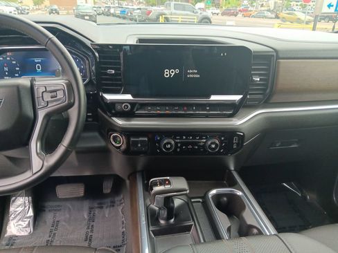 Used 2025 Chevrolet Silverado 1500 High Country w/ High Country Premium Package AWD/4WD image 17