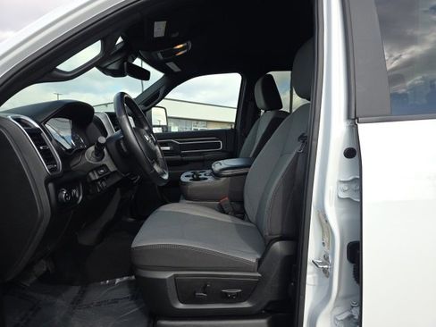 Used 2024 RAM 2500 Big Horn w/ Safety Group image 17