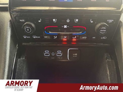 Used 2023 Jeep Grand Cherokee L Overland image 20