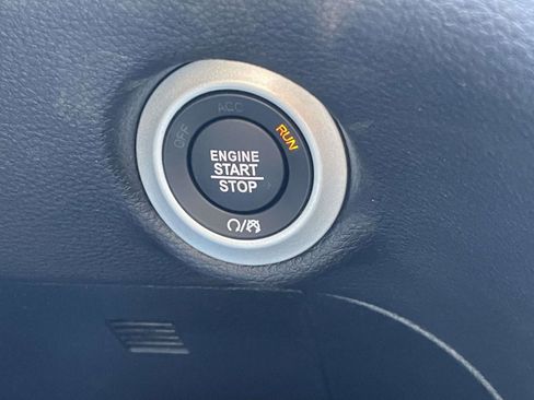 New 2026 Chrysler Pacifica Limited w/ S Appearance Package image 6