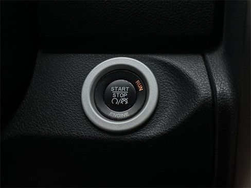 Used 2016 RAM 1500 Limited image 16