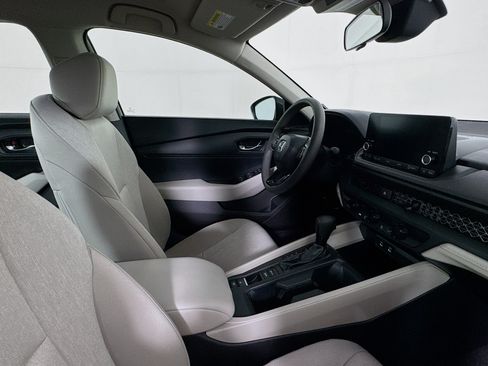 Used 2025 Honda Accord LX image 27