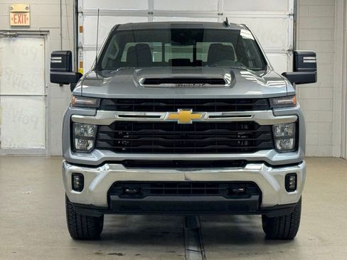 New 2026 Chevrolet Silverado 3500 LT AWD/4WD image 2