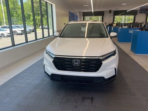 Used 2025 Honda CR-V EX image 2