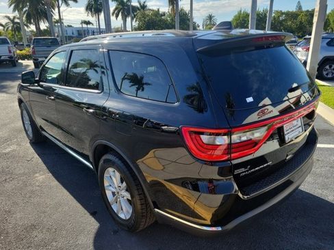 Used 2022 Dodge Durango SXT image 3