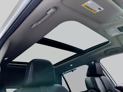 Used 2024 Honda Pilot Touring image 31