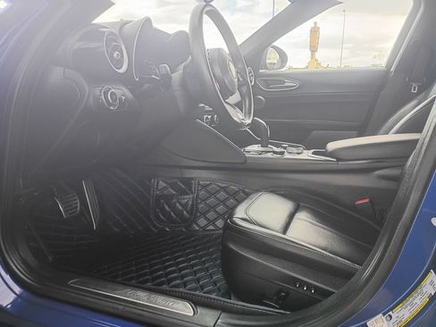 Used 2022 Alfa Romeo Giulia Ti AWD/4WD image 23
