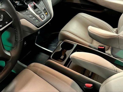 Used 2024 Honda Odyssey EX-L image 18