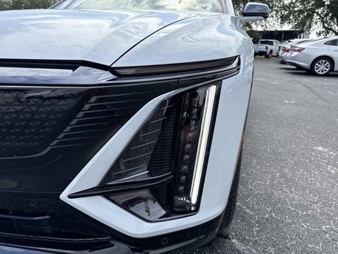 New 2026 Cadillac Lyriq Signature Sport w/ LPO, ONYX Package RWD image 9