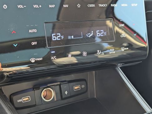 Used 2023 Hyundai Tucson Limited image 19