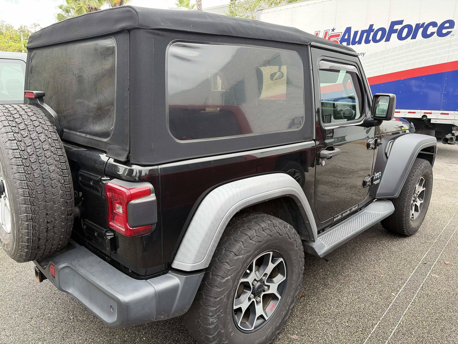 Used 2018 Jeep Wrangler Sport AWD/4WD image 3