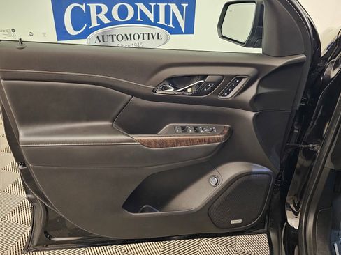 Used 2020 GMC Acadia Denali w/ Technology Package image 13