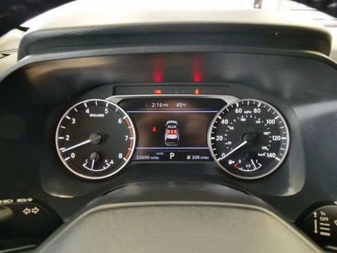 Used 2025 Nissan Rogue SV image 18