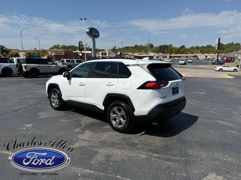 Used 2023 Toyota RAV4 XLE AWD/4WD image 5