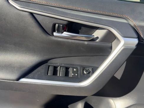 Used 2019 Toyota RAV4 Adventure image 10