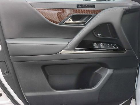 Used 2023 Lexus LX 600 4WD w/ Ultra Luxury Package image 18