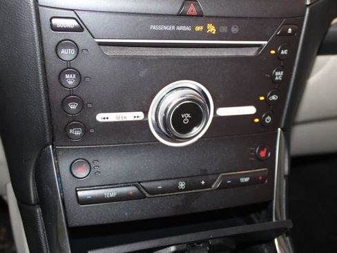 Used 2019 Ford Edge Titanium w/ Cold Weather Package FWD image 11