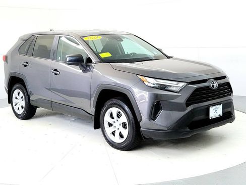 Used 2024 Toyota RAV4 LE AWD/4WD image 7