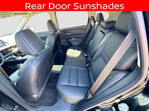 Used 2025 Nissan Rogue SV w/ SV Premium Package image 17