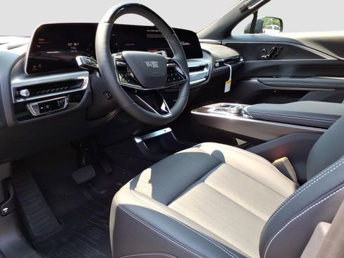 New 2026 Cadillac Lyriq Sport AWD/4WD image 12