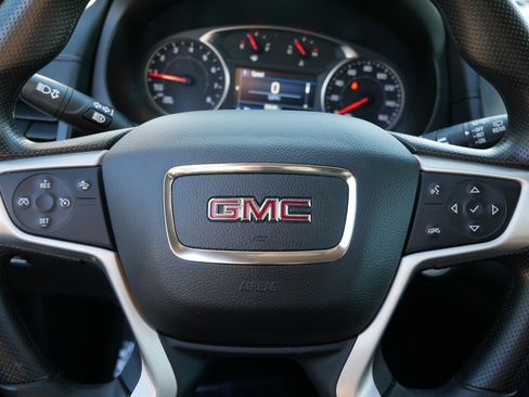 Used 2024 GMC Terrain SLE AWD/4WD image 17