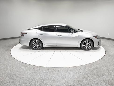 Used 2022 Nissan Maxima SV w/ Floor Mat Group FWD image 31