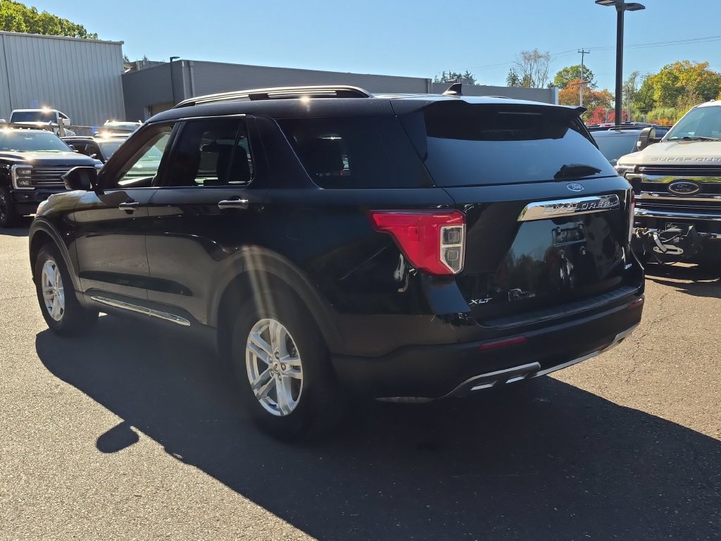 Certified 2023 Ford Explorer XLT w/ Equipment Group 202A AWD/4WD image 9