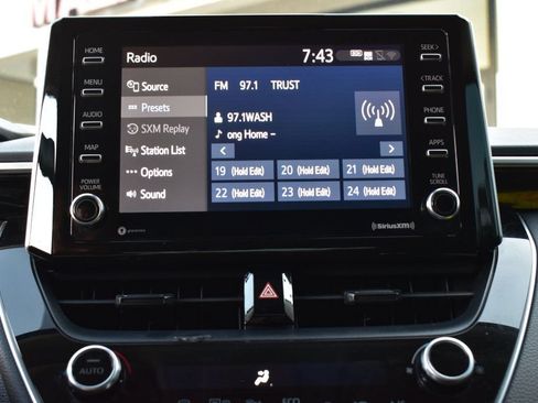 Used 2021 Toyota Corolla LE FWD image 34
