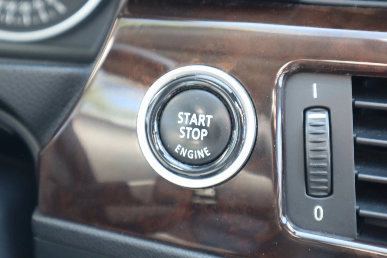 Used 2010 BMW 335d Sedan RWD image 25