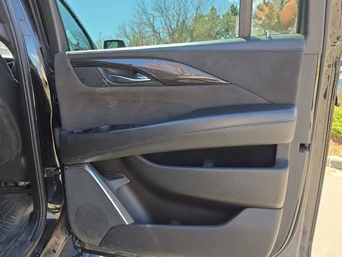 Used 2015 Cadillac Escalade ESV Platinum image 21