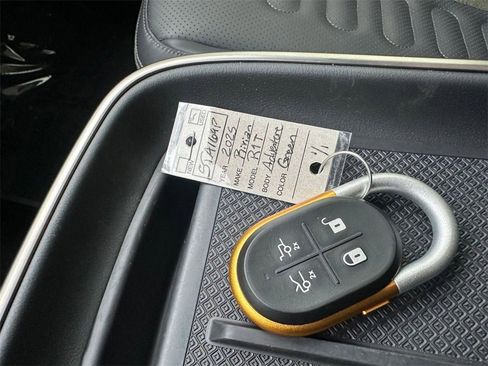 Used 2025 Rivian R1T Adventure image 30