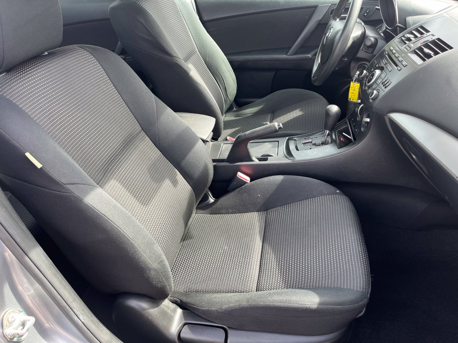 Used 2013 MAZDA MAZDA3 i SV FWD image 15