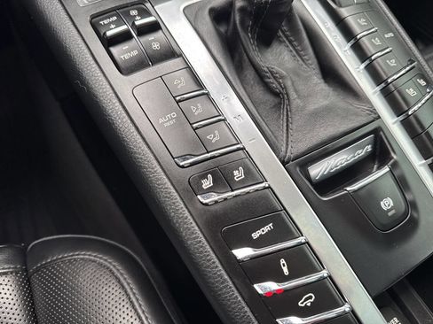 Used 2017 Porsche Macan GTS image 32