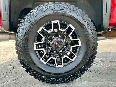 Used 2025 GMC Sierra 2500 AT4X AWD/4WD image 22
