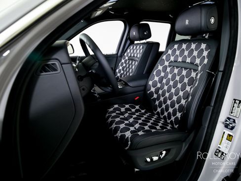 New 2026 Rolls-Royce Cullinan image 12