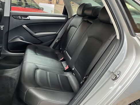 Used 2013 Volkswagen Passat 2.5 SE FWD image 23