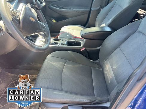 Used 2018 Chevrolet Cruze LT w/ RS Package FWD image 3