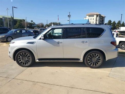 Used 2023 Nissan Armada Platinum w/ Captain's Chairs Package image 3
