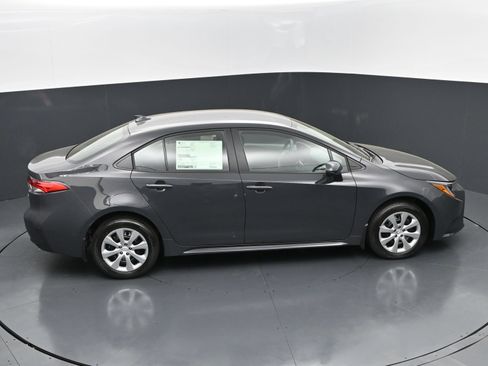 Used 2026 Toyota Corolla LE FWD image 32