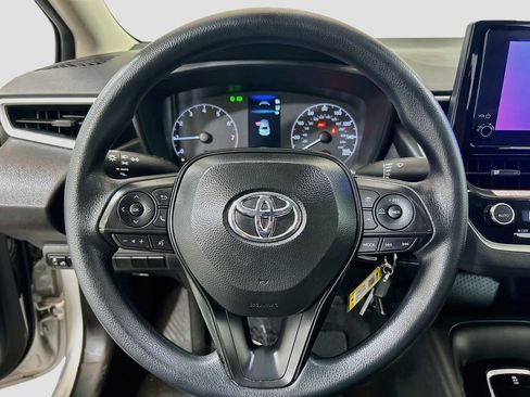 Used 2025 Toyota Corolla LE FWD image 9