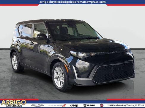 Used 2024 Kia Soul LX w/ Option Group 015 FWD image 1