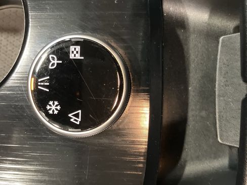 Used 2023 Nissan Rogue SV image 15