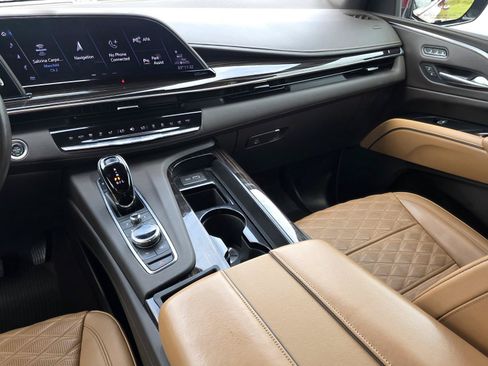 Certified 2023 Cadillac Escalade Premium Luxury RWD image 17