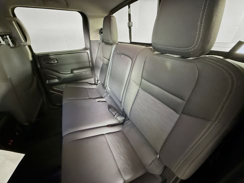 Used 2022 Nissan Frontier SV image 28