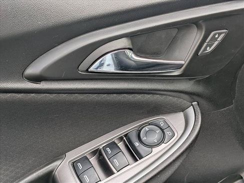 Used 2024 Chevrolet Malibu LT FWD image 11